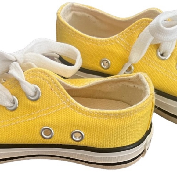 ❌FINAL SALE ❌ Kids size 25 yellow tennis shoes - Picture 2 of 6